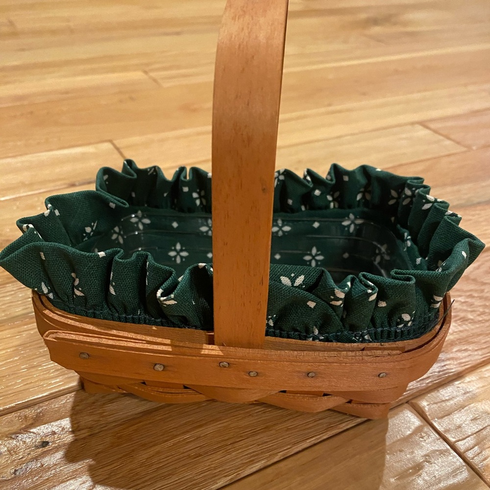 Longaberger, Horizon of Hope basket, 1995, green fabric liner.